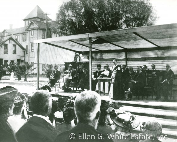 E. G. White speaking at Loma Linda 1906.